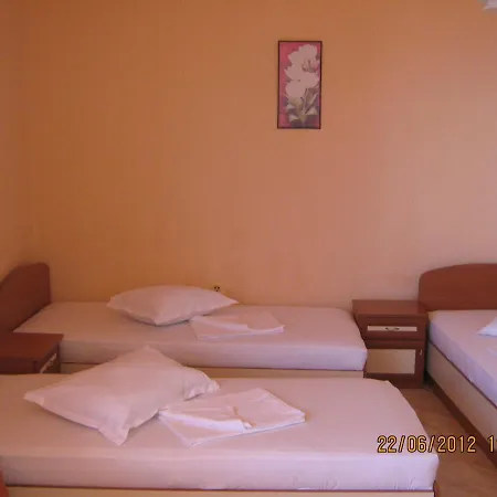 Guest house Amor 2*