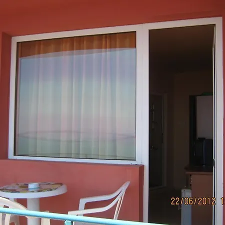 Amor Guest house 2*